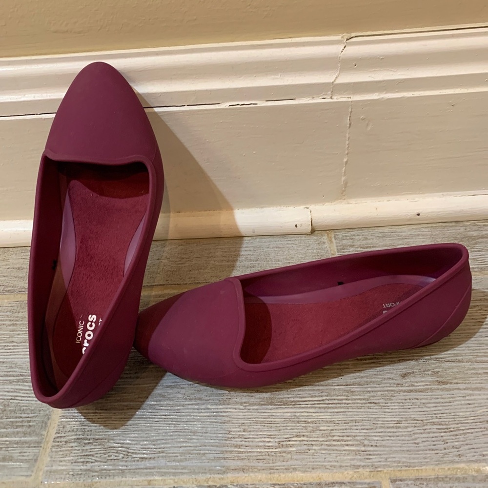 Crocs Women's Ballet Flats Size 5 Magenta Purple Ballet Comfort Slip On - Picture 2 of 10